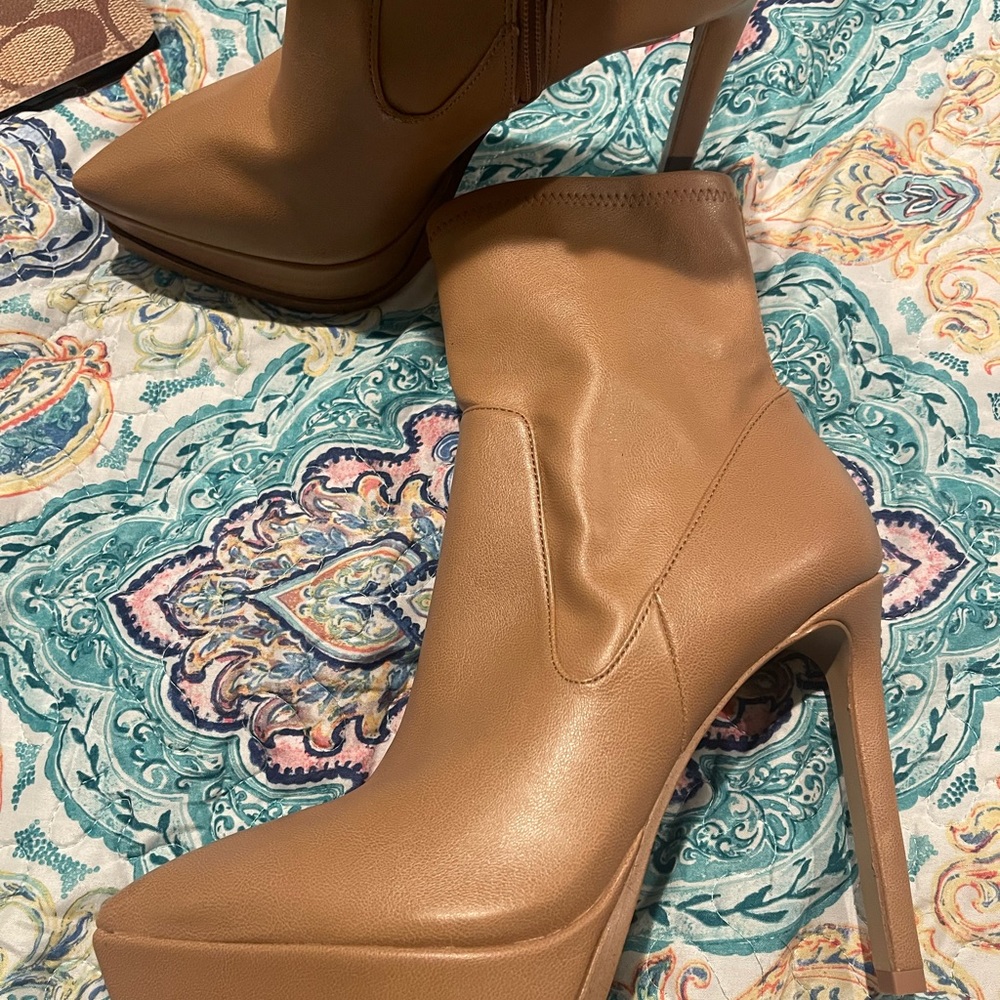 Gianni bini tan high heel boots